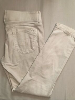 Apt. 9 Size 14 Ladies White Straight cotton Blend Jeans